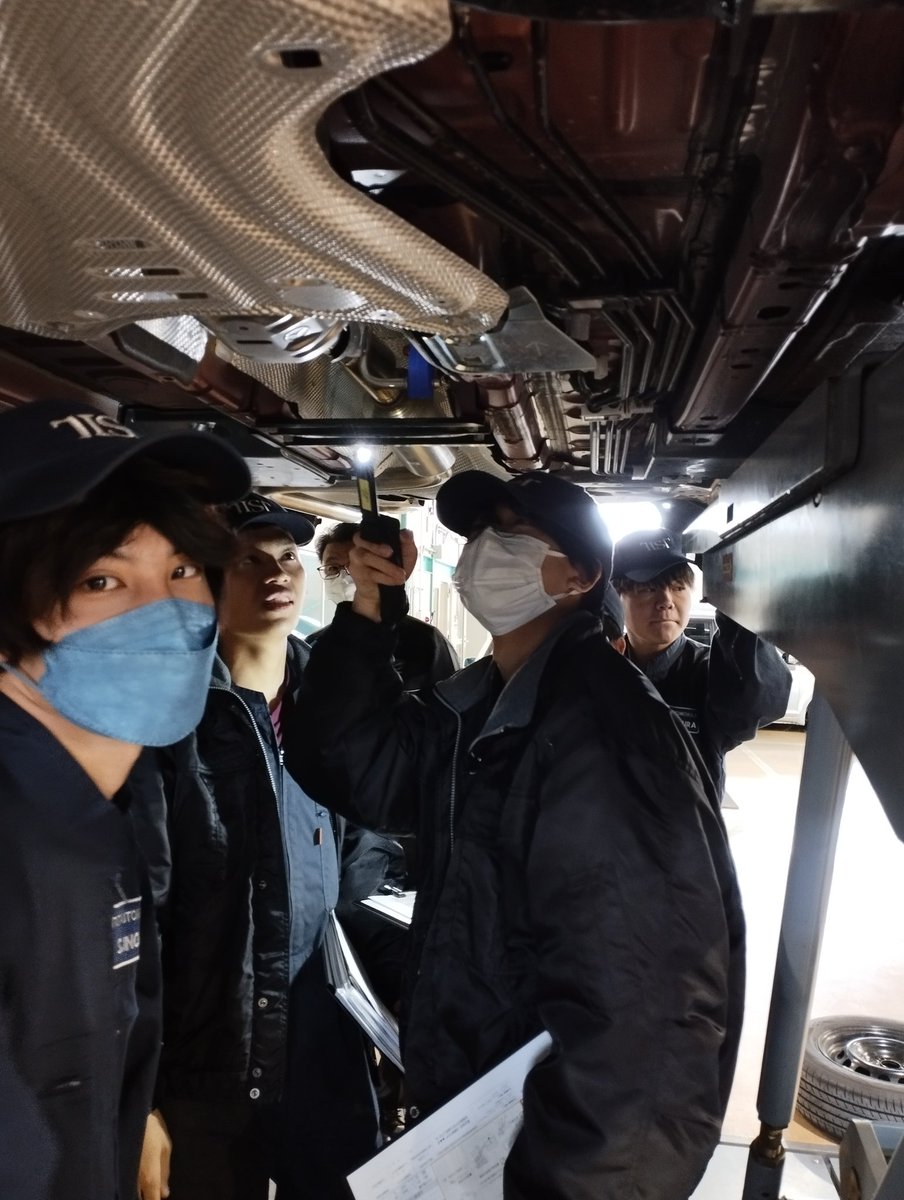 TIST_Automobile's tweet photo. 自動車整備工学科一年生😊本日は株式会社北関東マツダ様によるセミナーを実施していただきました👍✨#自動車整備大学校　#自動車整備　#自動車整備専門学校　#板金　#塗装　#自動車修理　#自動車整備士　#国家資格整備士　#メカニック　#tist 　#筑波研究学園専門学校　#整備士国家資格 https://t.co/oqEtMqkSv2