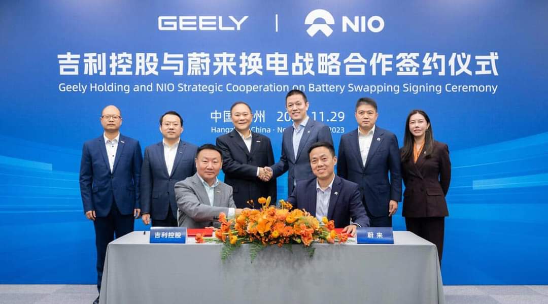 wealth_growing's tweet photo. @NIOGlobal and @GeelyGroup have signed a strategic cooperation agreement for battery swapping

They will work together to create a standardized battery swap system for private and commercial vehicles, and expand the scale of the battery swap network. https://t.co/s2bpye3CBM