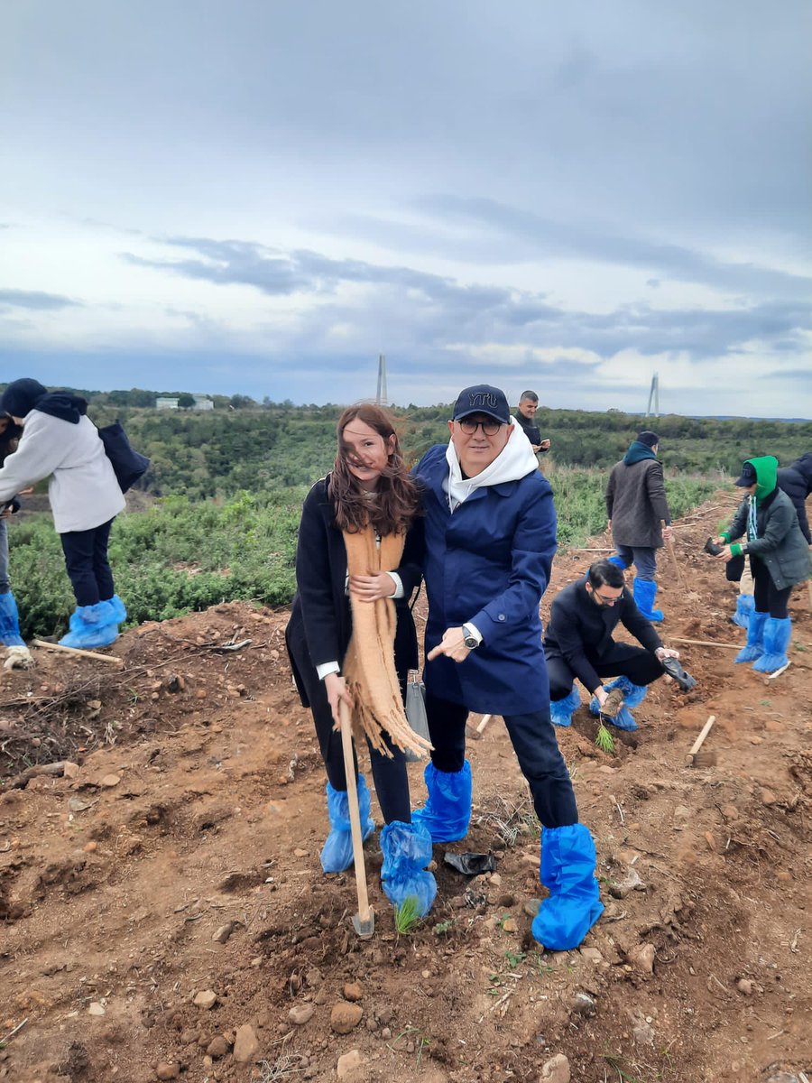 proftameryilmaz's tweet photo. Beykoz Poyrazköy’de YTÜ Hatıra Ormanı için fidan dikimini öğrencilerimiz ve personelimizle gerçekleştirdik. YTÜ, daha yeşil ve yaşanabilir bir dünya için ısrarcı olmaya devam edecek. 
#SürdürülebilirYTÜ https://t.co/werp0h3J4X
