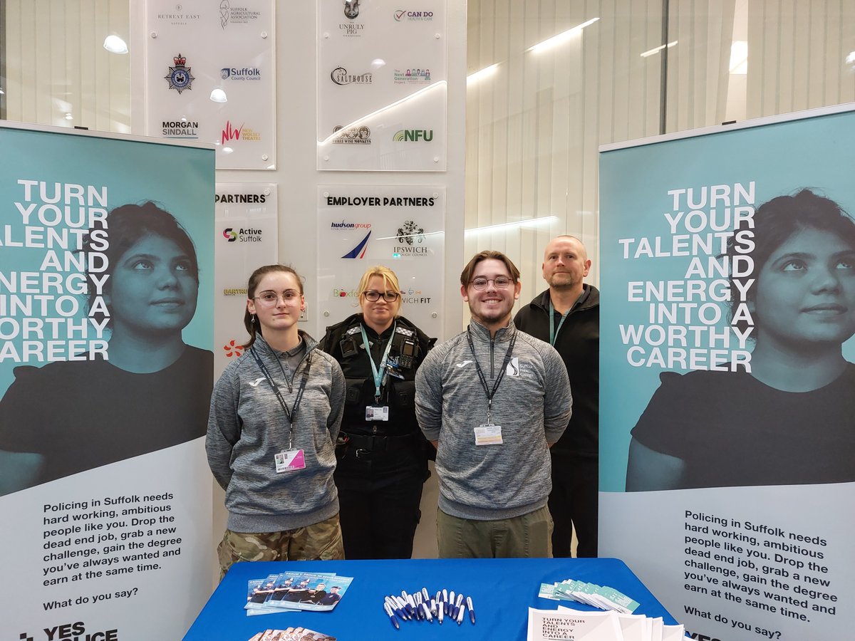 IpswichPolice's tweet photo. Last night I attended Suffolk New college for their Taster evening. This is an opportunity for potential new students to see what courses are of offer. I was there to support the public service course.
PC Kate
#PC582 #suffolknewcollege https://t.co/lHvOlkQiVF