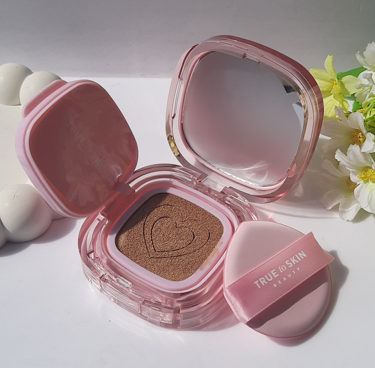 ndyfdh's tweet photo. Permisii, cushion gemes mau lewatt 💖💃🏻
Cushion Pinky Gemesh yg baru² ini launching menarik perhatian, finishnya Satin Matte sukak deh 😍
🛒 https://t.co/DKYWpKmns1
#racuninmakeup #truetoskin #cushion https://t.co/jVhqnfgkrD