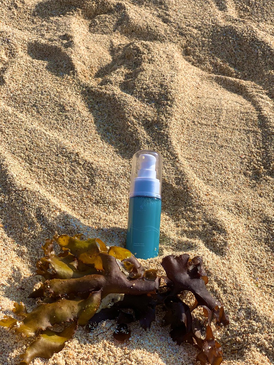 thenumaskin's tweet photo. Ohayowww met sore all✨
Yuk ikutin minski jalan jalan ke pantai untuk tema kali ini healing sembari kerja gitu lo numate xixi🤭

#Healingkerja 
#Numaskin 
#Numaskincare 
#Pantai 
#Beach https://t.co/xpQ8g2SkIO