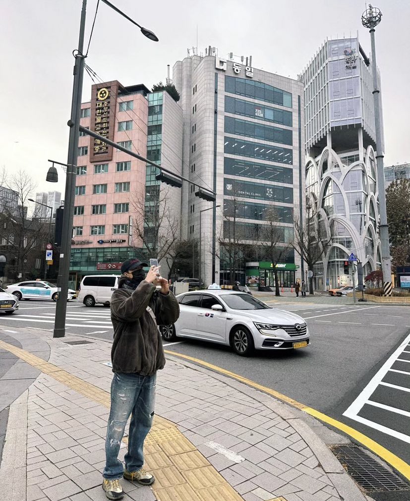 rmarchives's tweet photo. he is so bf coded https://t.co/lygXQIzxfx