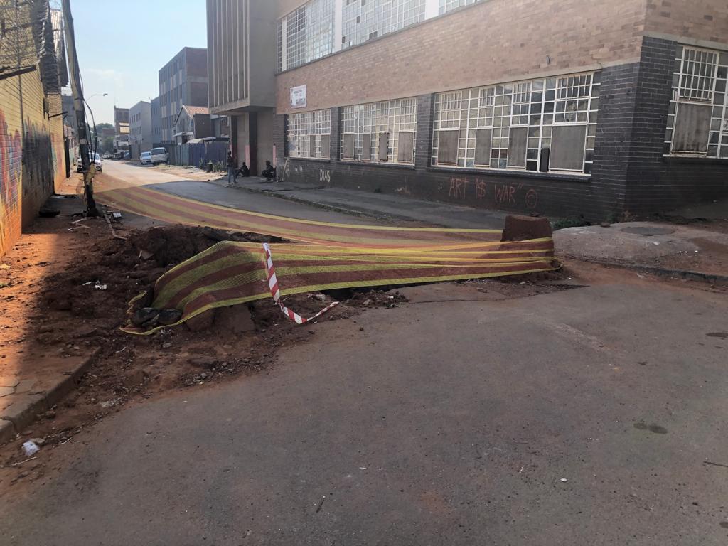 OfficialYards's tweet photo. @JHBWater Please come and finish this leak repair urgently.  Been 2 weeks already and no access can be gained onto this road.. Ref 404613602 Cnr Frere and Viljoen Street in Lorentzville. https://t.co/zuU0Nr4zvA