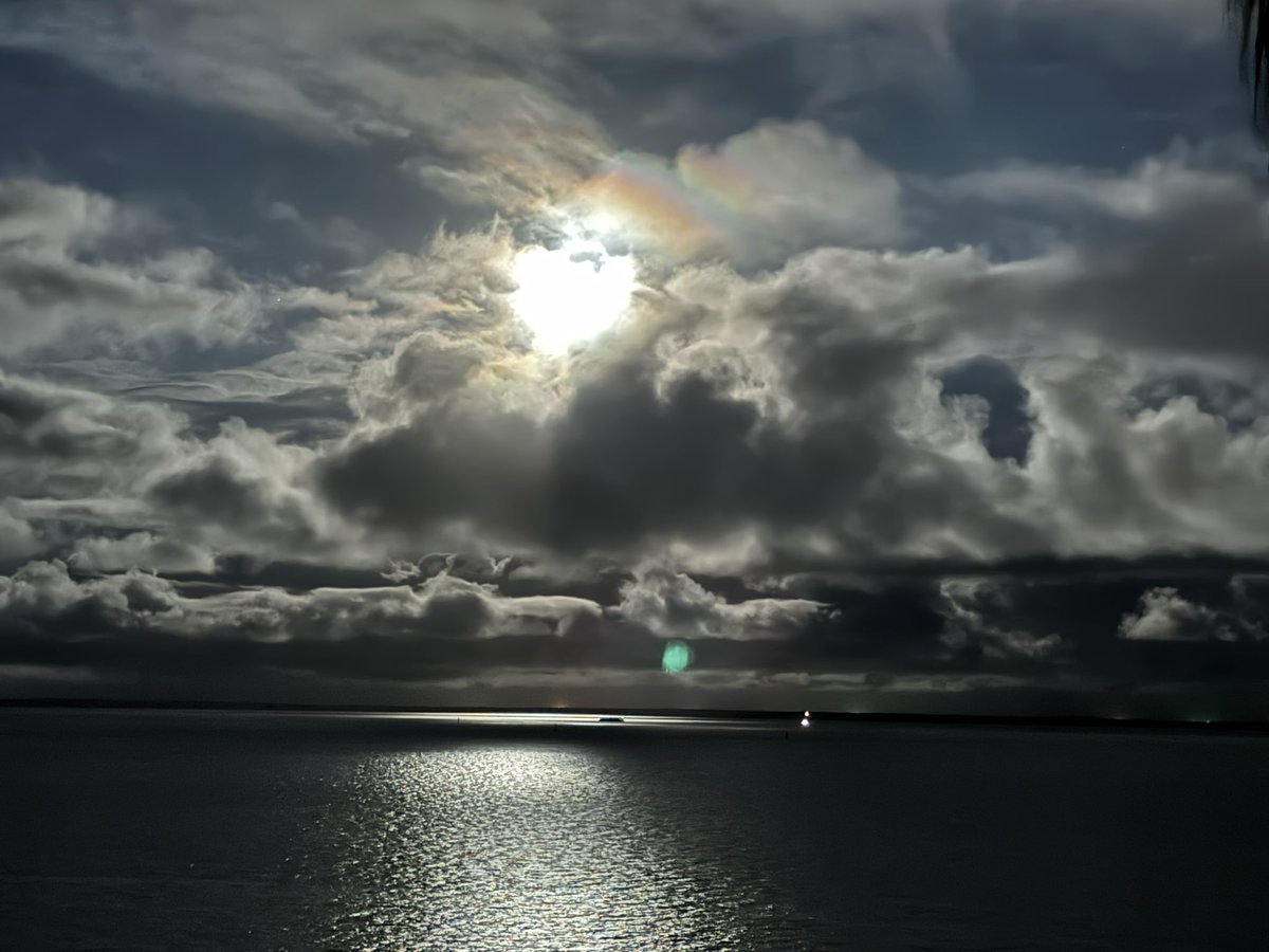 OZNT4's tweet photo. @RobPaxevanos @sunshinecoastoz @PelicanWaters1 @VisitCaloundra @Queensland Night Time Rainbow off the back deck last night : ))

#Gladstone 
#gladstoneqld
#queensland
#nighttimerainbow
#rainbow https://t.co/3hY1R3t5F9