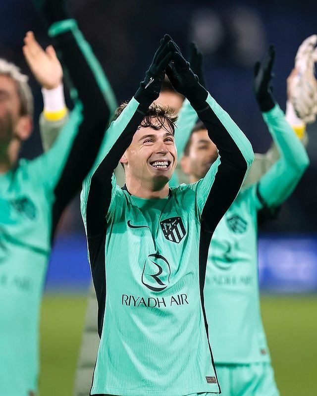 rororiquelme10's tweet photo. Partidazo de todo el equipo 🔴⚪️  ¡A octavos de @ChampionsLeague 💪🤩! https://t.co/vzhr9wQaSi