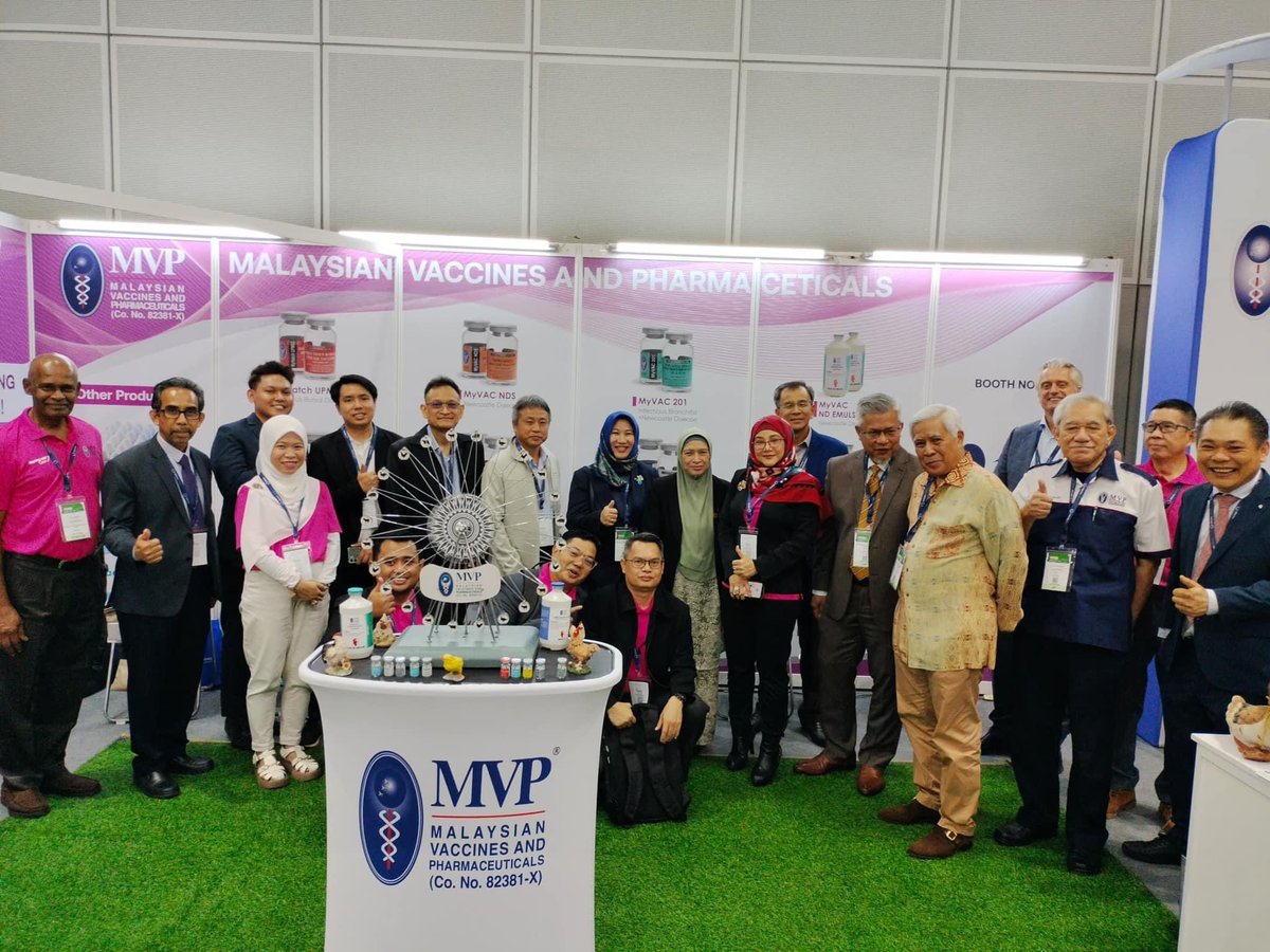 DVSMalaysia's tweet photo. 29 November 2023| KLCC

Livestock Malaysia 2023 telah dirasmikan oleh YBrs. Dr. Rohaya binti Mohd Ali, Pengarah Kanan Bahagian Kesihatan Awam Veterinar bertempat di Kuala Lumpur Convention Centre. https://t.co/CiTHKNou4l
