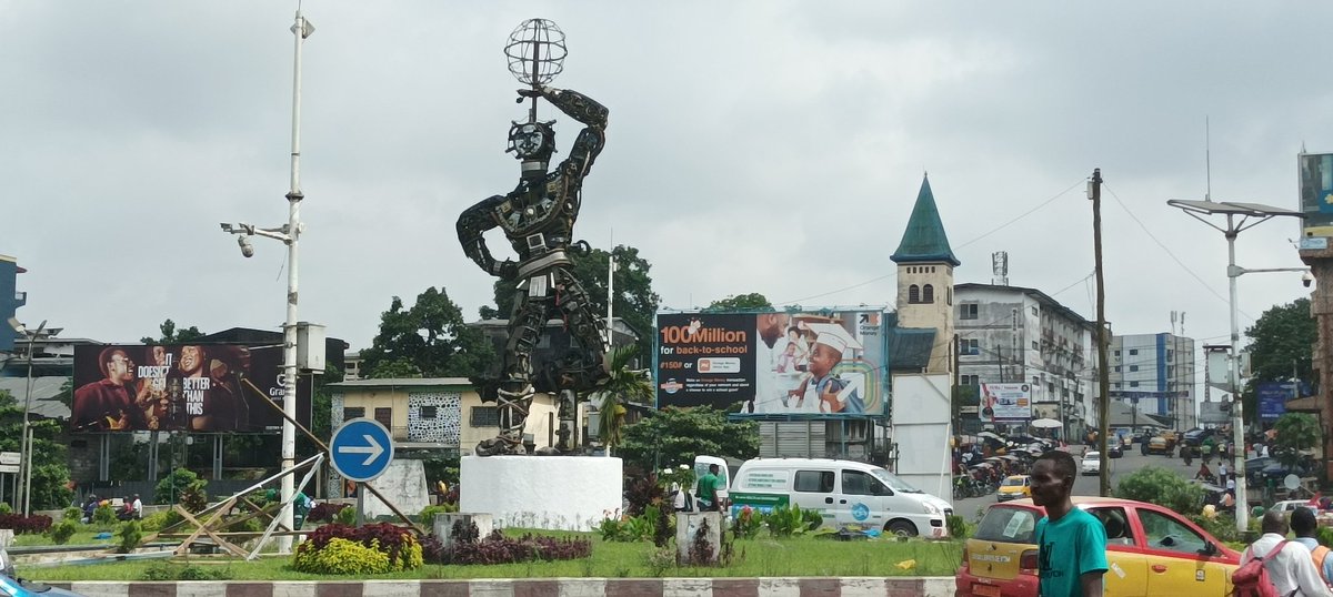 TitiNdema's tweet image. #DoualaTrip
On nettoie la statue ❤️
#Instant
#ProdExe