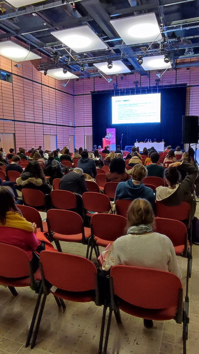 Beaucoup de monde au sympo FFAB en ce premier jour de @CfpNathalie à Lyon. Merci aux courageuses et courageux venus entendre parler de TCA de bon matin 😀 #NoMoreTCA