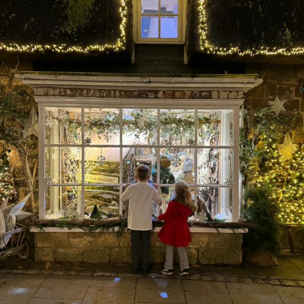 HaynesFineArt's tweet photo. "EXCITEMENT" is in the air after #Broadway village was listed as one of the top high streets for independent shops in the UK, beating other famous. 

Shop Small by @AmericanExpress commissioned research with retail experts #globaldata1

#broadwaycotswolds
#broadwayworcestershire https://t.co/5fqhJE5w9n