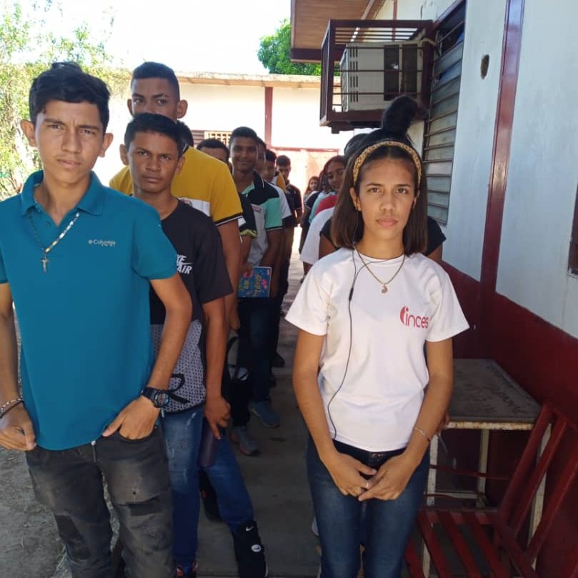 Inces_Guarico2's tweet photo. #29NOV | Participación activa y consciente de los jóvenes del Liceo Inces de Calabozo en Simulacro Estudiantil Referendum Consultivo por el Territorio Esequibo llevado a cabo por el CNE.
#AprendeLaTécnica 
#FórmateEnElInces 
#VenezuelaEsEsequibo https://t.co/4UyeFfTJYR