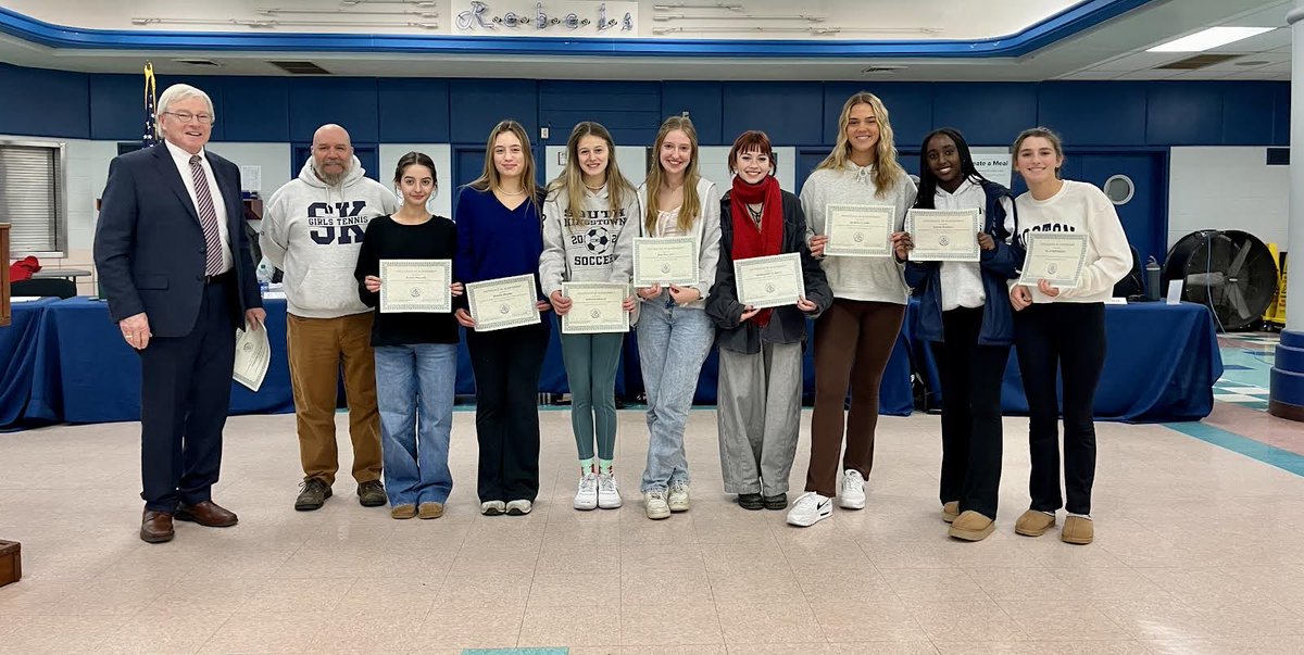 Congratulations to our Tennis team for being recognized by the SK School Committee. <a href="/skhsrebels/">South Kingstown High School</a> <a href="/AChristinaSKHS/">Angela Christina</a> <a href="/JRapportPDES/">Jon Rapport</a> <a href="/cmohanskhs/">Christine Mohan</a>