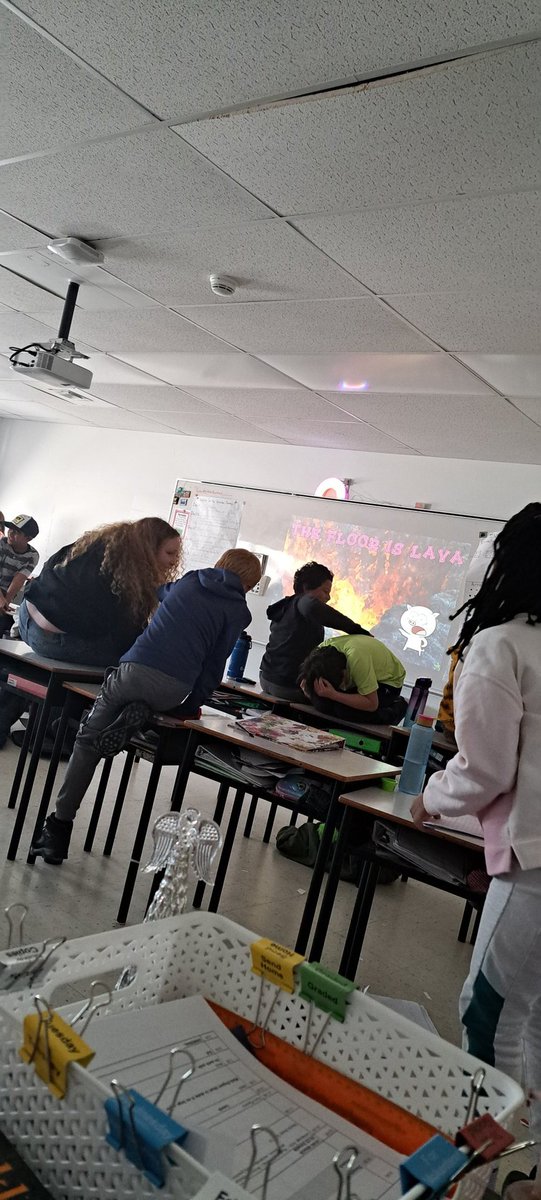 JessW08's tweet image. We love the Floor is Lava Piggy Edition in 4/5 Wells. Great way to get the sillies out and refocused to work! 
@bltsenior