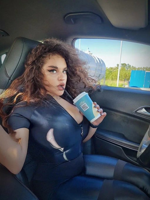 What if you see me in the seat next to you? https://t.co/ll3VQfdZry