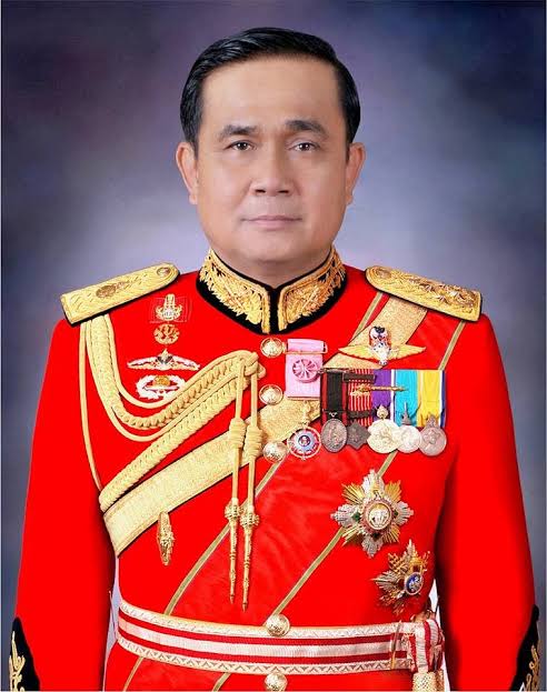 📯👑 พระบรมราชโองการ​ 🇹🇭📯
ในหลวง​ แต่งตั้ง​พลเอก​ประยุทธ์​ จันทร์​โอชา​ เป็น​องคมนตรี​

#เรารักสถาบันพระมหากษัตริย์