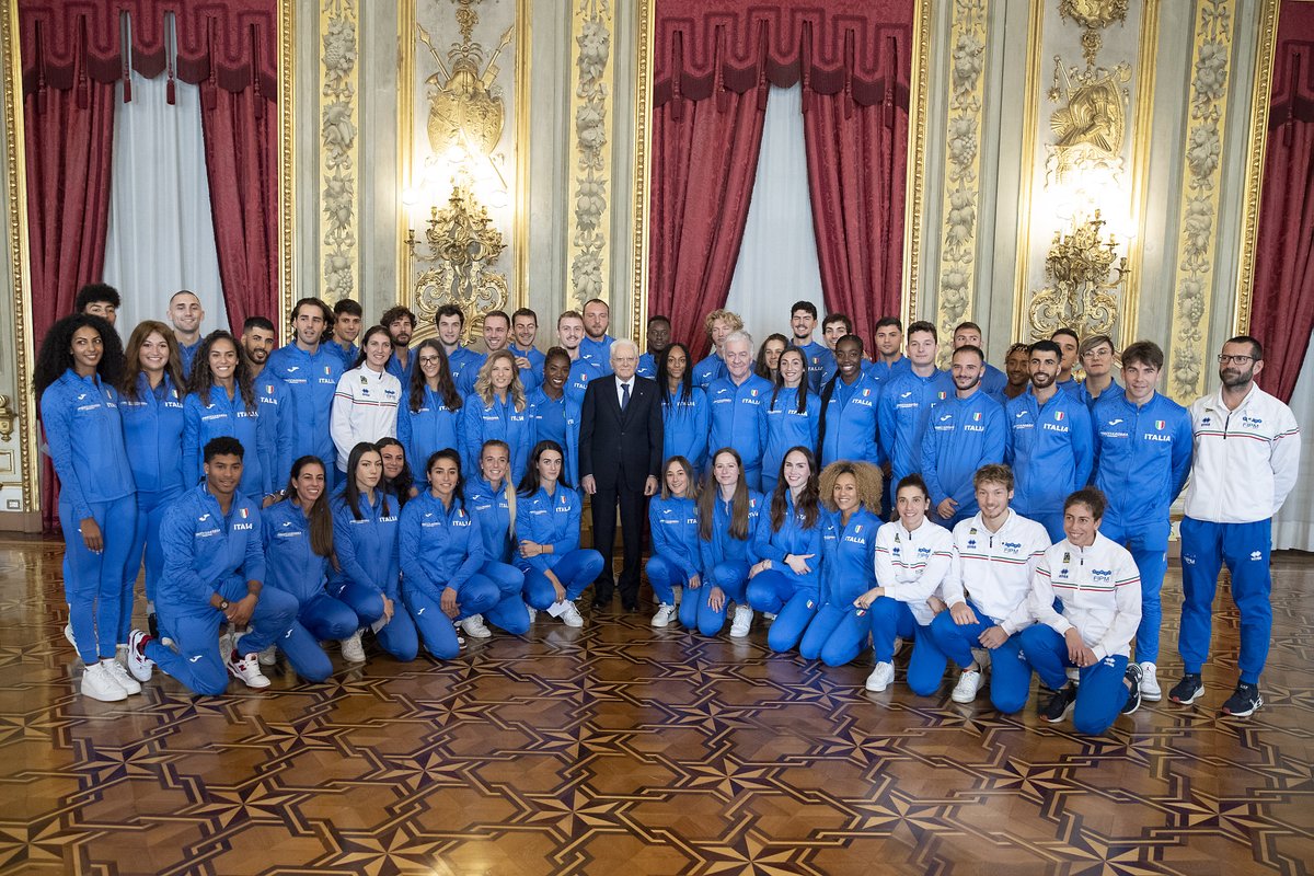 Grande emozione per gli azzurri del #pentathlonmoderno ricevuti al Quirinale da Mattarella: "Il Pentathlon raccoglie le prime e più antiche discipline.Quindi è come una sintesi delle competizioni sportive.Con i vostri successi avete indotto tanti giovani a impegnarsi nello Sport"