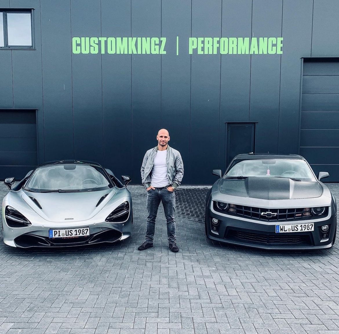 Flying Uwe tweet media