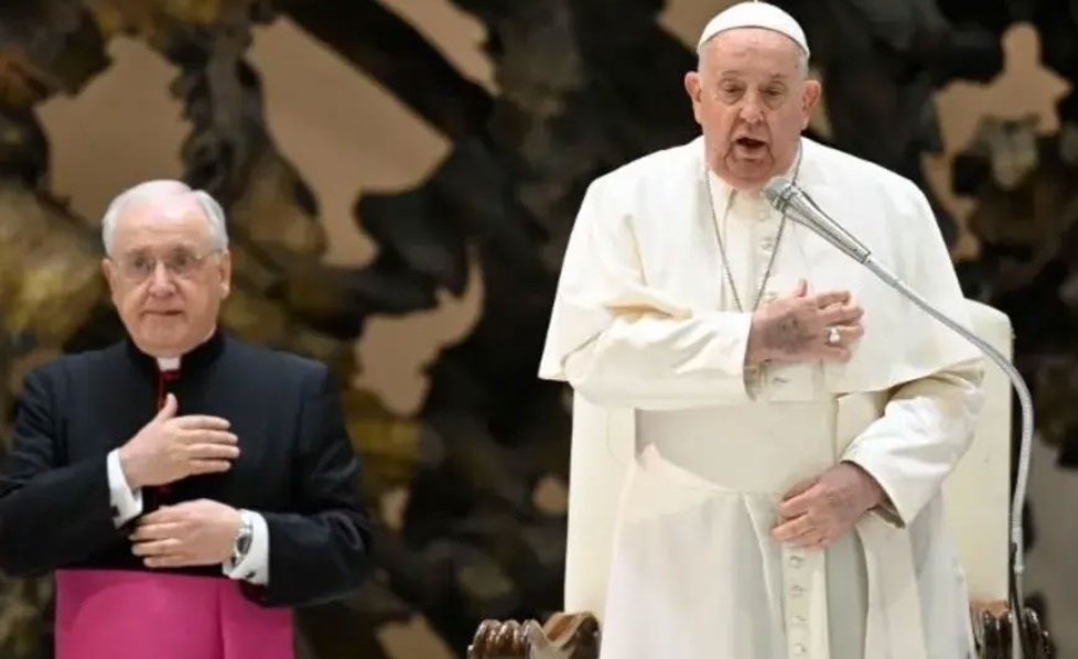 #deÚltimo: 
El <a href="/Pontifex_es/">Papa León XIV</a> ha pedido este miércoles durante su ausencia general que se extienda el alto al fuego en la #FranjaDeGaza y ha reiterado su petición para que se libere a los rehenes de #Hamás. 
Fuente: <a href="/europapress/">Europa Press</a>