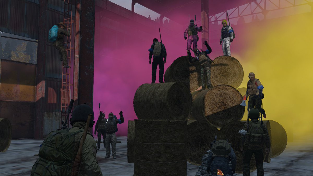 ProfessionalZed's tweet image. Taken at boxing fights, a rubber slug tournament and in the community base on @DayZCommunityZ ♥