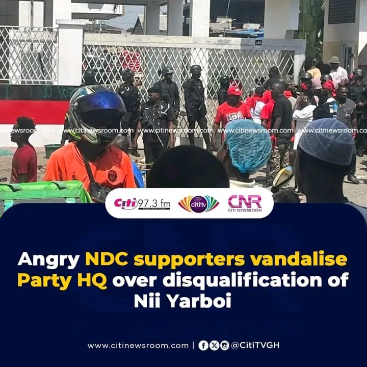 sophia_ayiku's tweet image. 24 hours distraction has already started in NDC party Head quarters 

#TheAlternativeIsEmpty
#NeverAgainIncompetentMahama