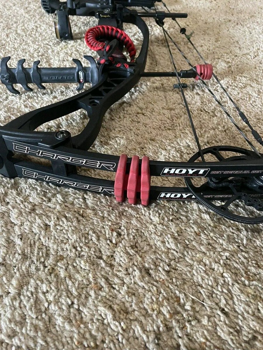 Hoyt Charger, Black “Left Handed” 60#-70# 27” Draw, Compound Bow Bow is used in great condition. Has fuse accessories. Bow is ready to shoot. Comes with 5 Easton Axis 5mm arrow.$250 plus shipping.