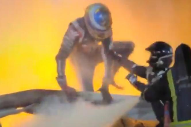 EstagiariodaF1's tweet photo. 🚨HÁ 3 ANOS, NESSE MESMO DIA: Romain Grosjean escapava da morte após ficar 28s em meio às chamas que consumiam o carro da Haas