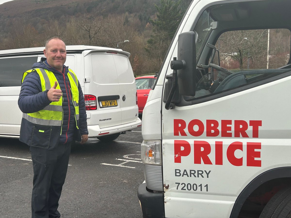 Thank you to Target Timber Systems, Rassau and Robert Price’s, Ebbw Vale. We were kindly gifted a Christmas tree for our Garden and Light up A Life Service but needed a box stand  and sand to stabilize the tree. Such a fabulous gift in kind from two local businesses 💗