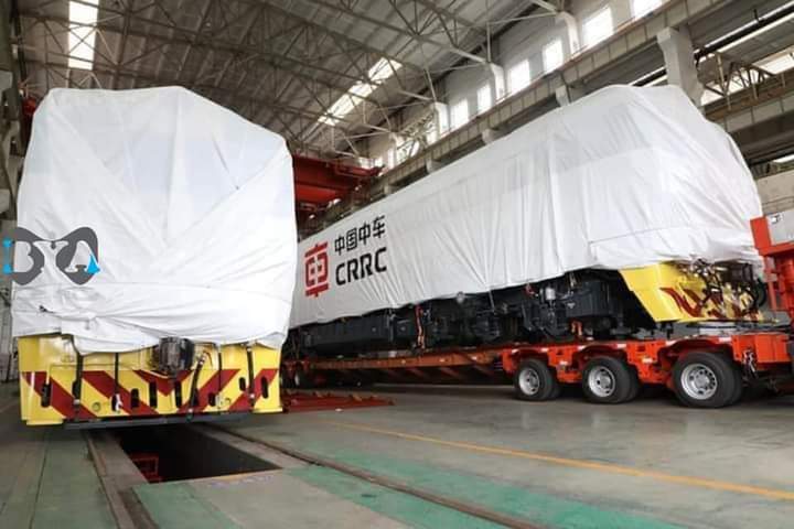 #BuhariLegacy 🔨💥

ANOTHER FAILURE SIGHTED🕳️

The Second Batch (11 units) Of Diesel Locomotives Made By #CRRC Qishuyuan For Export To Nigeria For Abuja-Kaduna Railway And Lagos-Ibadan Railway Were Shipped From Changzhou Port To Shanghai, Starting Their Journey To Nigeria.…