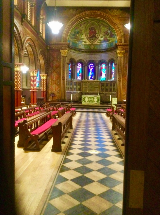 Eucharist this lunchtime at King's. Thanks to @ChoirKCL & @josephgfort for the 3rd perf of my Missa Brevis (commissioned by @PresteigneFest this summer).