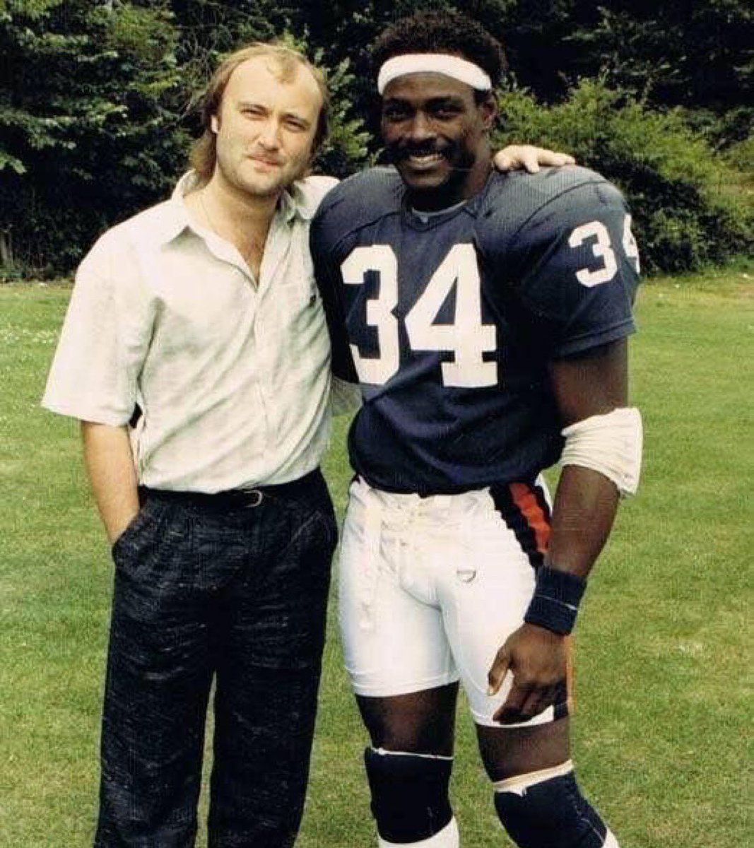 Super70sSports's tweet photo. Walter Payton and Phil Collins. Enjoy your Wednesday. https://t.co/w0DPzIybec