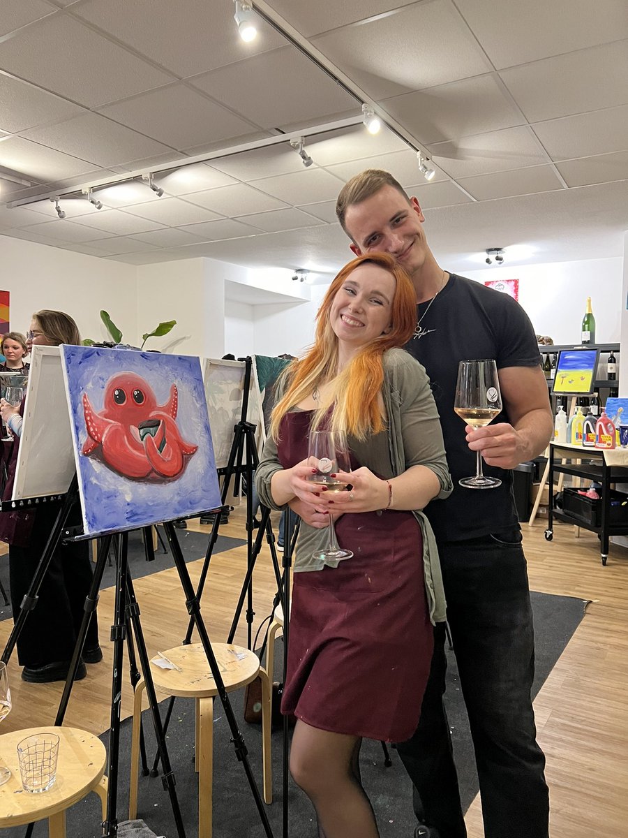 Hier seht ihr wie ich sehr stolz auf meinen Oktopus bin! Ich mag Oktopusse 🐙 bin jetzt auch live auf twitch.tv/feedeline