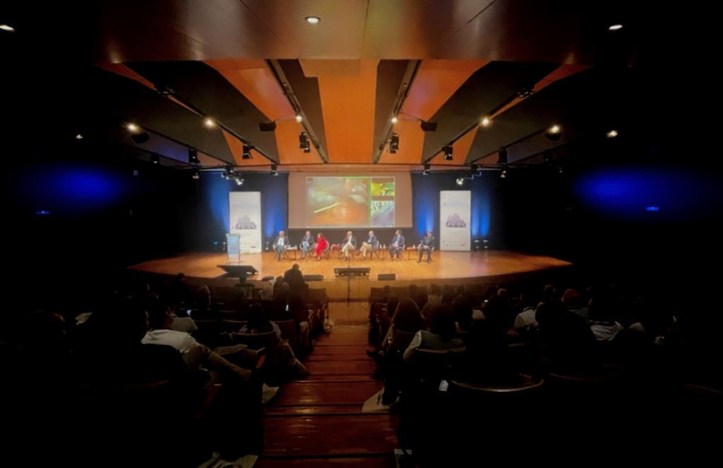 mSurgery (@msurgerynet) on Twitter photo #mSurgeryLive 🟢
Hepatectomía por Robot Da Vinci, desde el Hospital Virgen de la Arrixaca interviniendo Ricardo Robles Campos y su equipo.
Desde el <a href="/AUDITORIOMURCIA/">Auditorio Regional Víctor Villegas</a> tenemos moderando a <a href="/elenamartin2222/">Elena Martín Pérez</a> y Mikel Gastaka Mateo comunicándose con el equipo médico.
<a href="/aecirujanos/">aecirujanos</a> #mSurgeryLive 🟢
Hepatectomía por Robot Da Vinci, desde el Hospital Virgen de la Arrixaca interviniendo Ricardo Robles Campos y su equipo.
Desde el <a href="/AUDITORIOMURCIA/">Auditorio Regional Víctor Villegas</a> tenemos moderando a <a href="/elenamartin2222/">Elena Martín Pérez</a> y Mikel Gastaka Mateo comunicándose con el equipo médico.
<a href="/aecirujanos/">aecirujanos</a>