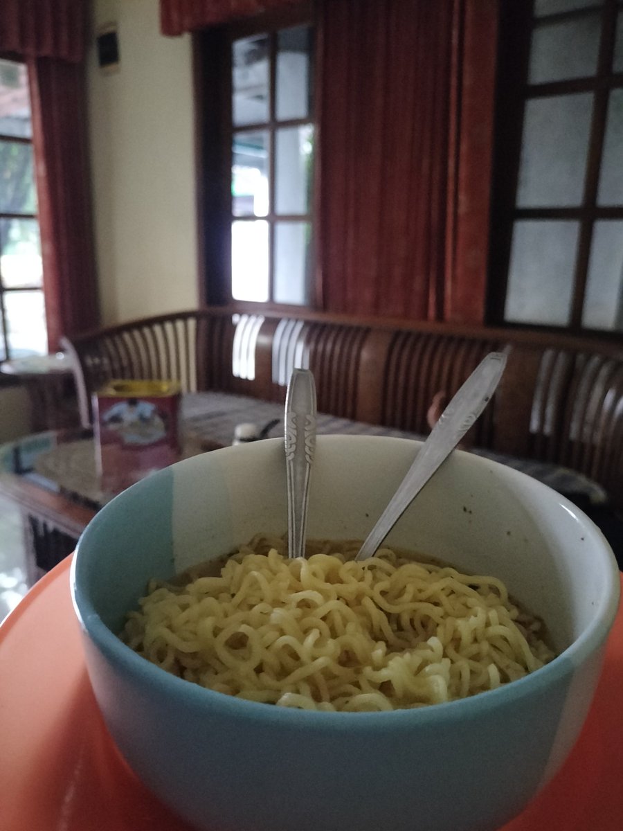 Hujan dan semangkok mie