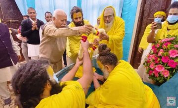 Premanandji Maharaj once again came to the center of discussion