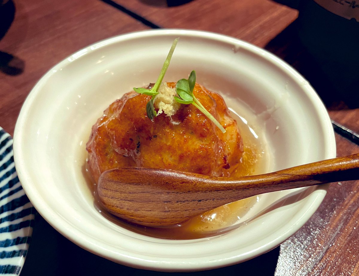 kuwaaaman7's tweet photo. シュウジと○三に飲みツアーに来てます。

①ダシが美味いお店。２軒目
②どて串赤味噌ver.
③えびまんじゅう　
④瓶ビール大好きシュウジ

さわっちも合流した！w https://t.co/nfZHkhlPqV