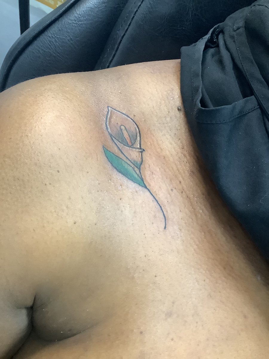 kierrafocks's tweet photo. 3 lilies for 3 lovelies
#peacelily #atlanta #tattoo https://t.co/MmpxWAka6k