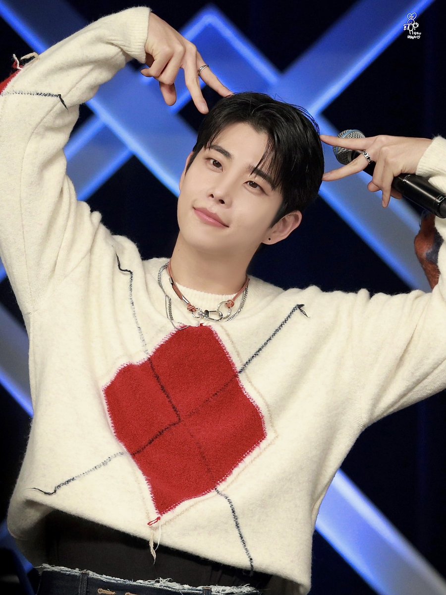 MJ__heart's tweet photo. 231122 X VOICE in Tokyo 

엠댕댕🐶                                           엠냥이🐱
엠나모롤🤍                                       엠키티🩷

#ASTRO #MJ #아스트로 #엠제이 #김명준 https://t.co/7kGhWDZjcw