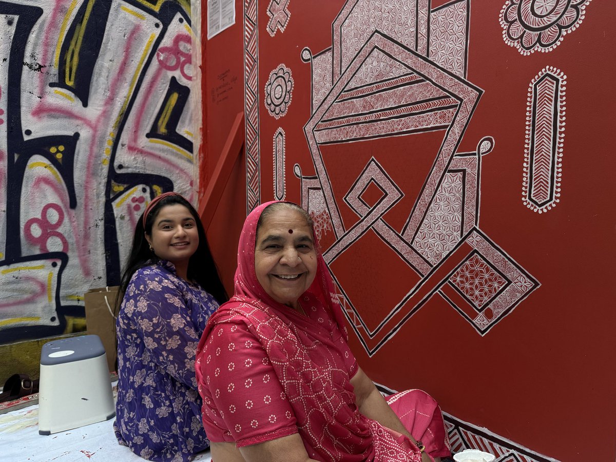 CGIHongKong's tweet photo. #Kathaa Festival showcased  the intricate Picchwai art by Shri Dinesh Soni, the vibrant Mandana by Smt Vidya Soni from Rajasthan, the sacred Mata ni Pachedi by Shri Sanjay Chitara from Gujarat, and the exquisite Paper Mache by Shri Riyaz Khan from Kashmir. https://t.co/bnAebMOqJZ