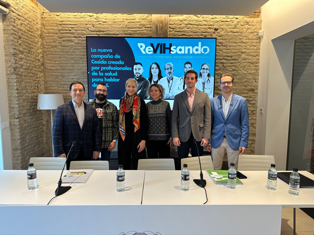 cesida_esp's tweet photo. Desde Cesida queremos dar las gracias a todas y todos los ponentes que han asistido a la rueda de prensa y participan en ReVIHsando. Juntas estamos construyendo un futuro sin estigma y con acceso universal a la atención para mejorar la calidad de vida de las personas afectadas por el VIH. 💙