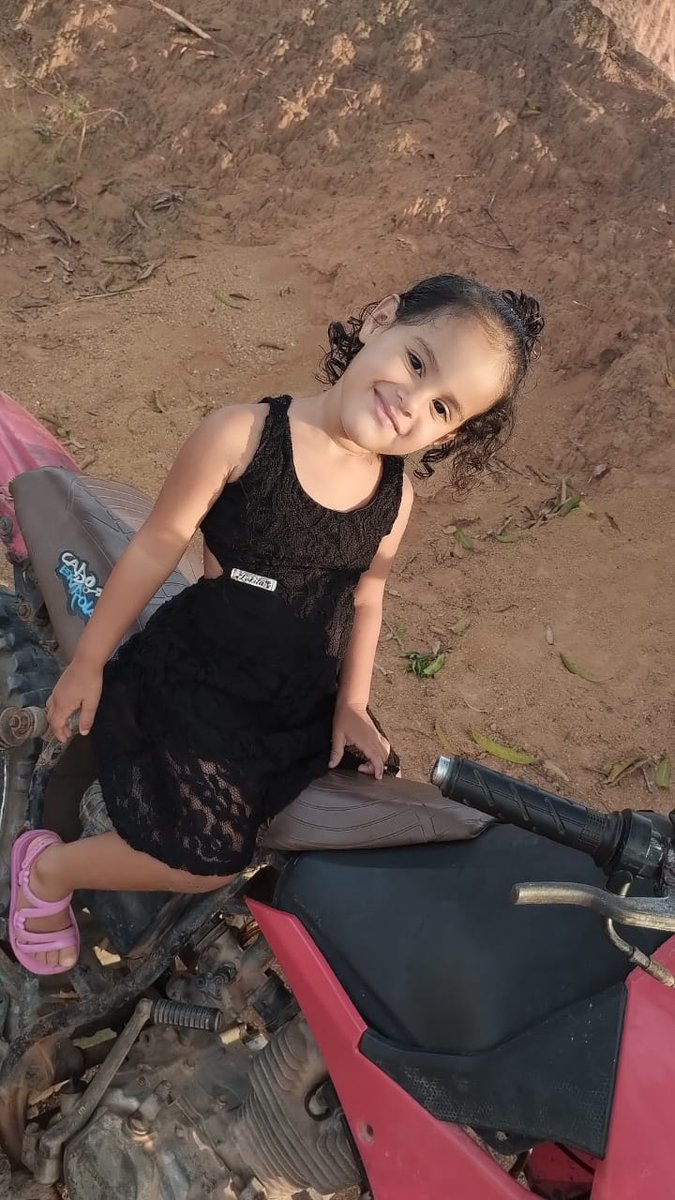 #bíblia 🕊💘🌻 #testemunhoDeJesus #evangelho #jesus <a href="/Rozane_Costa/">Rozane Santana</a> "Quem tiver duas túnicas dê uma pra quem não nenhuma ( lc3,11 )" porque #hoje é tão difícil viver na superfície, há um " congestionamento " #filhos #Amor #fé #esperança #mães