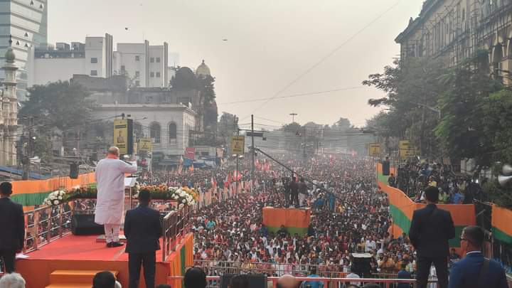SuvenduWB's tweet photo. My 'sore' throat prevented me from giving a proper speech, but the number of people 'soared' at the venue to make it a historic event.
The humongous crowd came to listen Hon'ble Union Home Minister; Shri @AmitShah Ji's speech and they were pumped up for the upcoming Lok Sabha elections. Every @BJP4Bengal Karyakarta & Supporter is inspired & in high spirits.