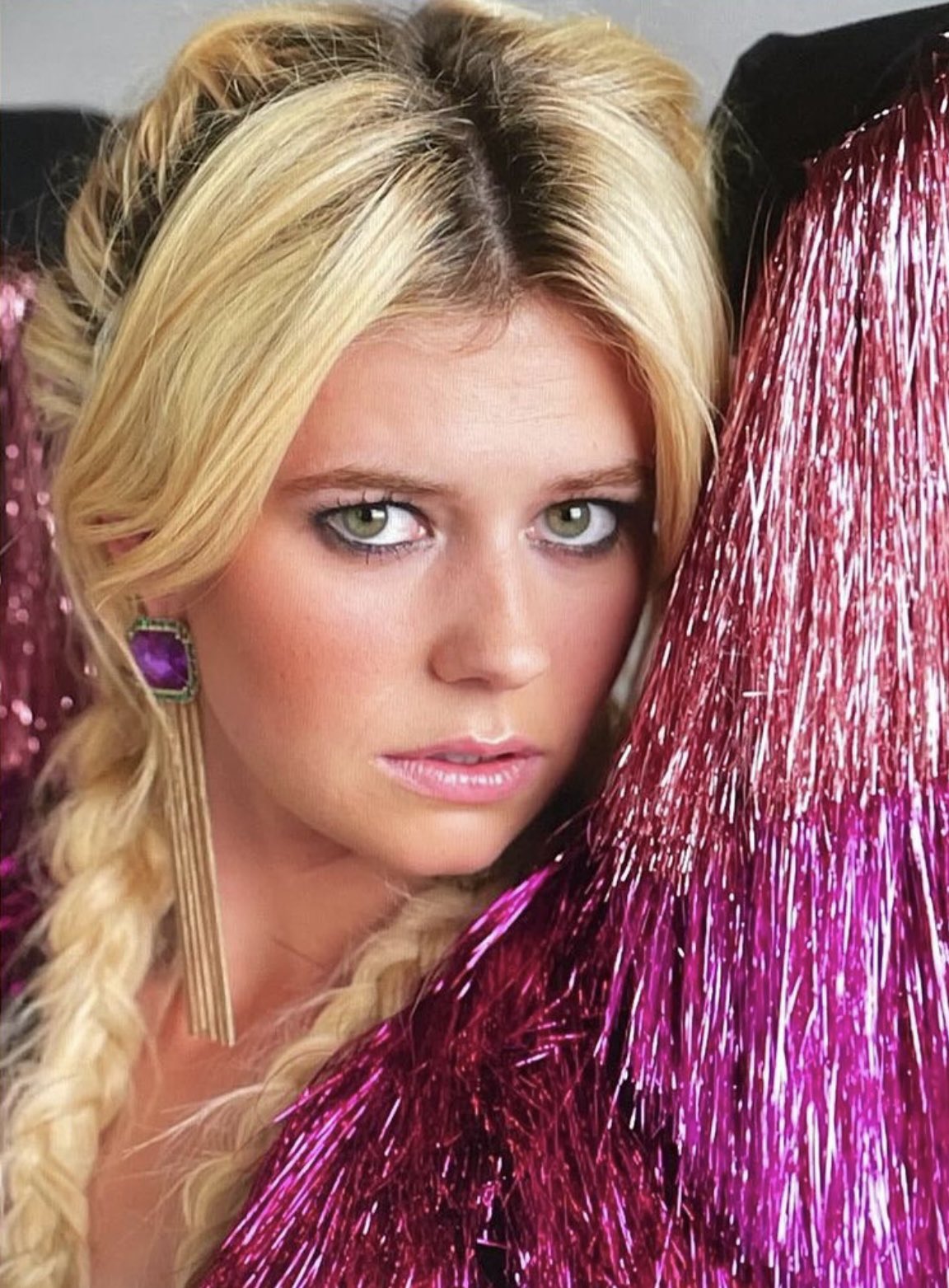 Rate Irish actress Alison Oliver(05)