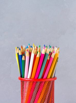 Bulbs4Kids_CA's tweet photo. It's getting colder outside, so it's time to do some fun things indoors instead. And that’s what this Bulbs4Kids coloring sheet is for! 🤗 https://t.co/S1QqfgKXGs https://t.co/LPlHOSzkCz
