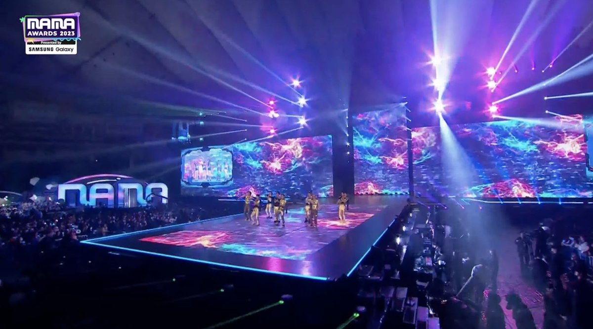Koreaboo's tweet photo. TREASURE KNOW HOW TO ALWAYS BRING THE PARTY TO THE STAGE AND THEY DID IT AGAIN TODAY https://t.co/c7eBwqs0QL