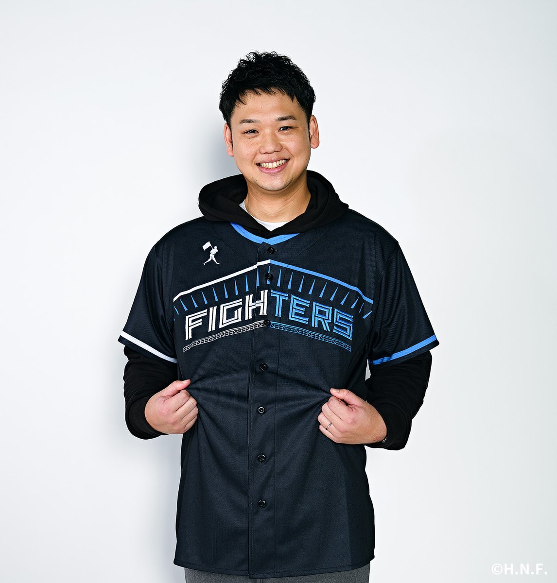 元ファイターズ　谷口雄也　ユニフォーム ES CON FIELD 1周年 レプリカユニフォーム‼ ＼ #谷口雄也 さんが