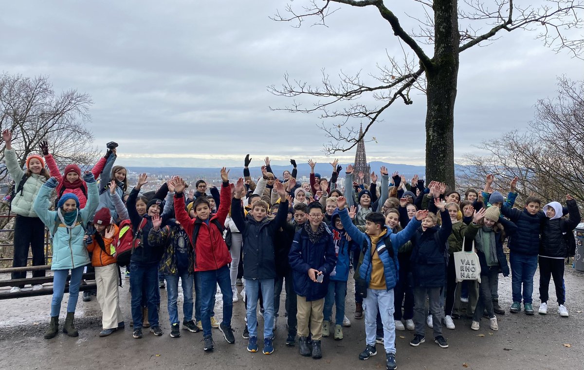 Retour de Fribourg pour les élèves de 5èmeB du LFA : une semaine d’échange avec le Lycée Franco-Allemand de Fribourg dans le cadre des mobilités de groupes obligatoires au cours de la scolarité. La première étape d’une belle aventure partagée avec les correspondants allemands !