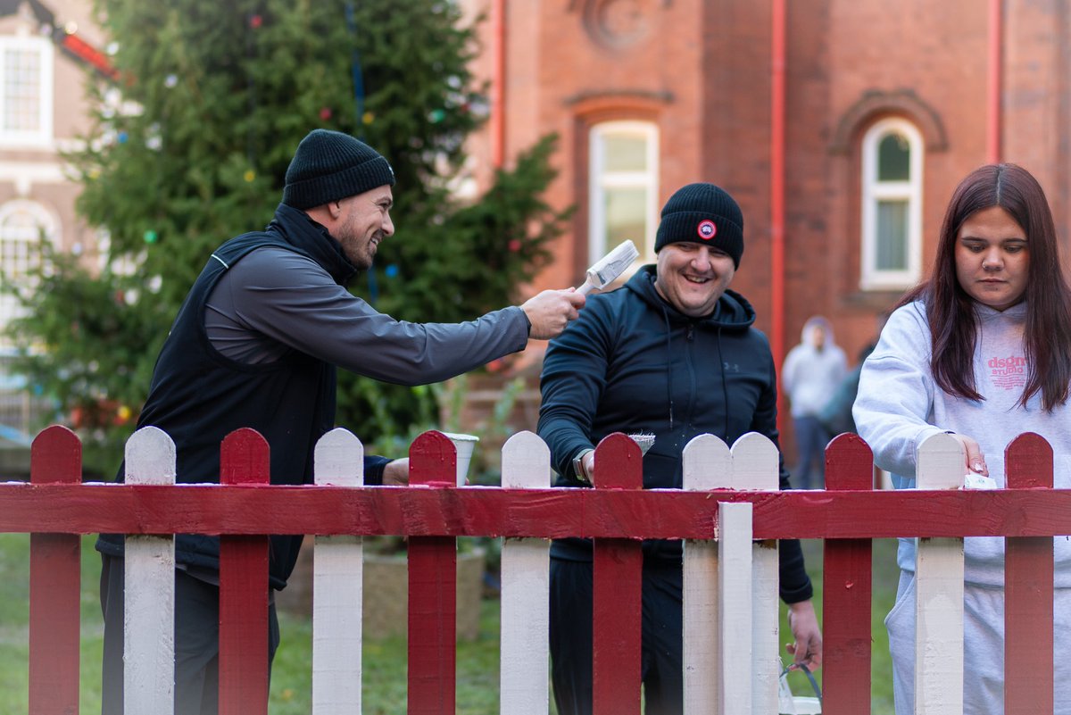 Painting the town red and white...🎨

Last week, we visited Birmingham Children's Hospital to paint the fences in preparation for their Christmas grotto 🎅🏻❄️

Despite the chilly weather, our spirits were high, knowing we were supporting such a wonderful cause! ❤️