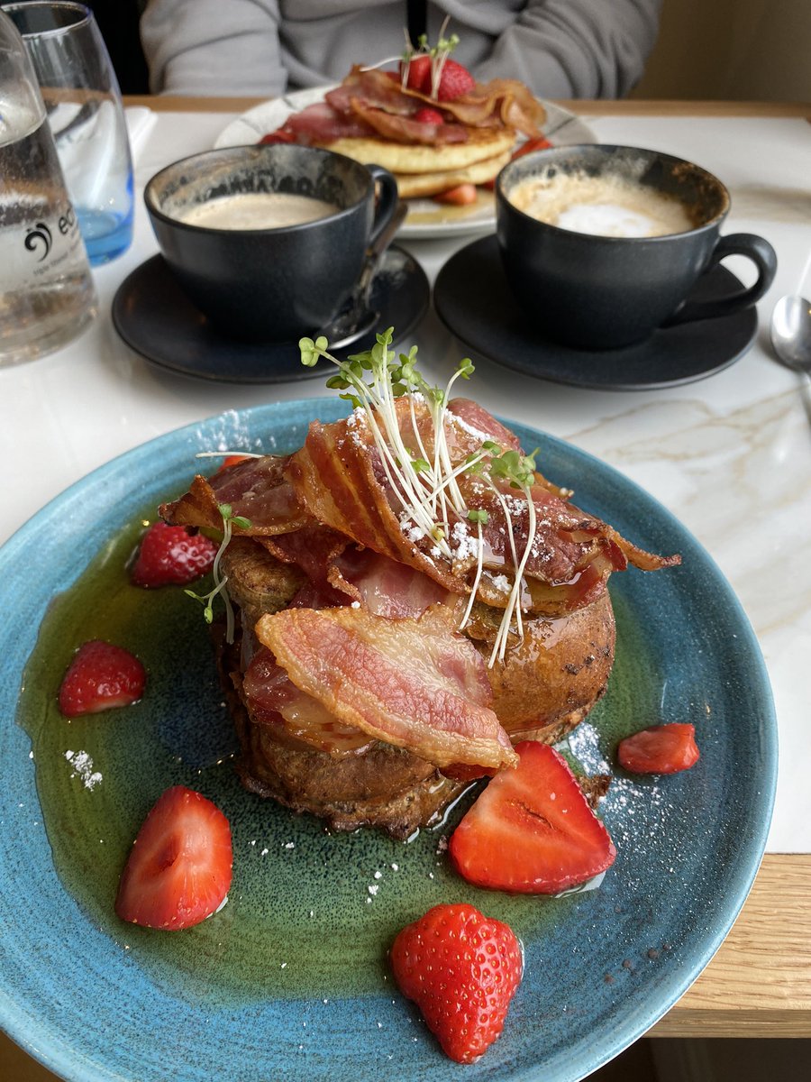 siobhan_phn's tweet photo. @CWTfoodphotos here are some of my food pictures!🥐🍎🥥 https://t.co/rVqRCtsStA