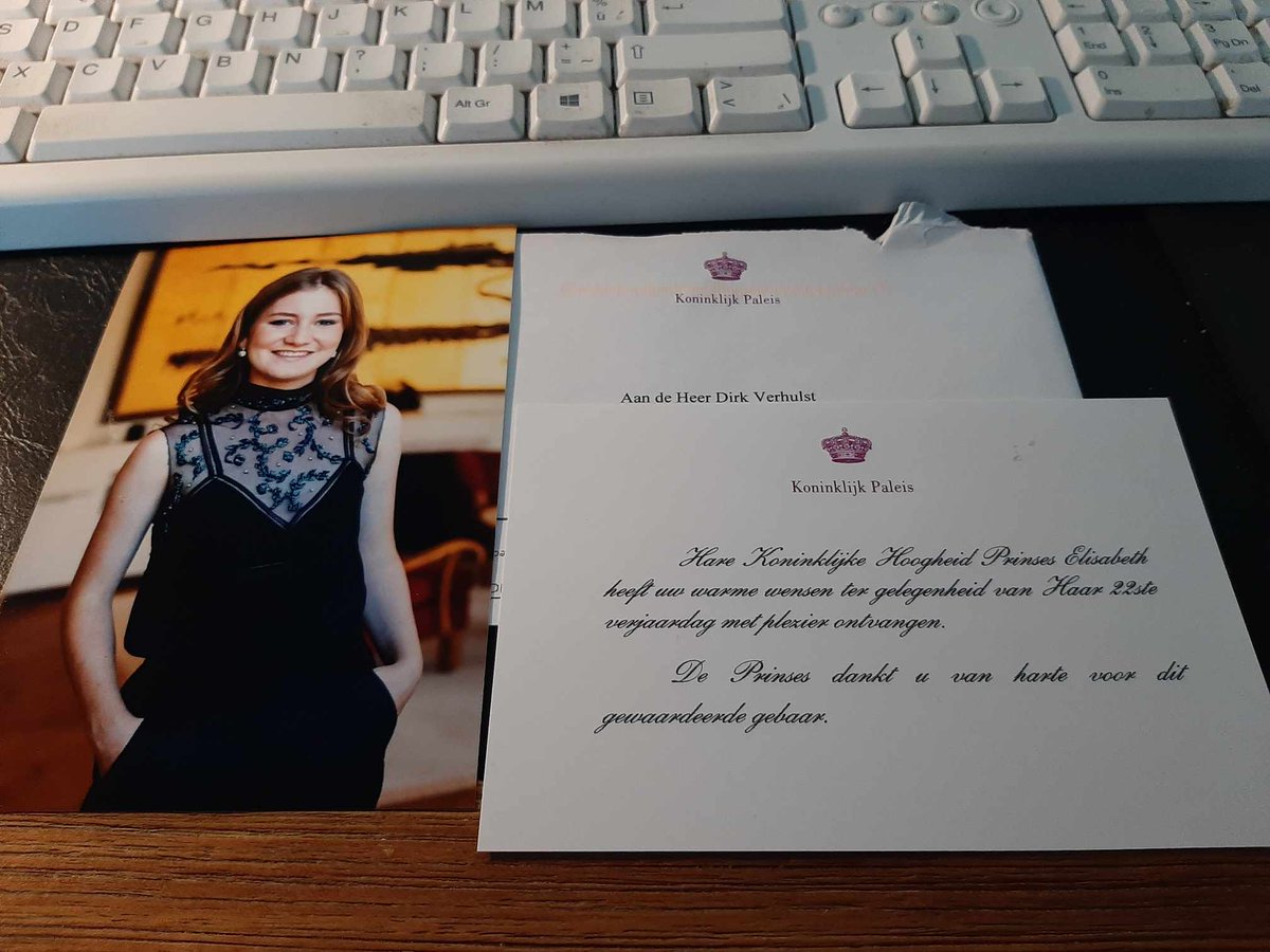 KathelijneVL's tweet photo. 🇧🇪received a B-Day card of Crown Princess Elisabeth. Unfortunately on my husbands name 🤪 credit Bas Bogaerts/koninklijk paleis
#royalreply
More royal families @ https://t.co/HALludVVao https://t.co/75PgNmVAwB