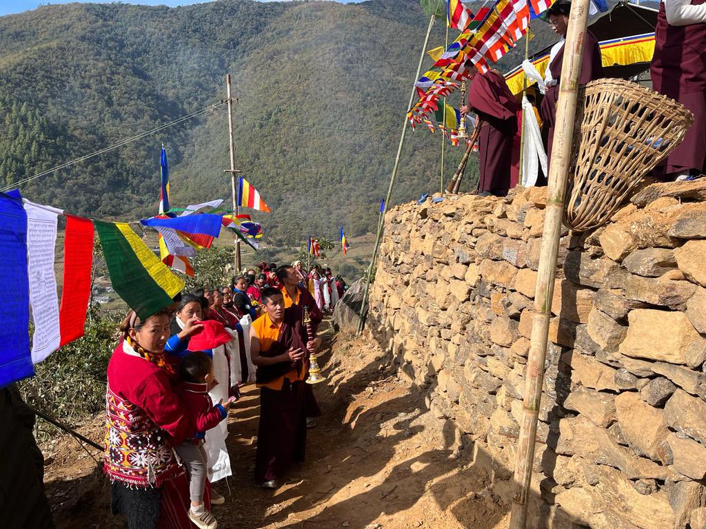 Inaugurated the 'Community Forest Eco-Tourism Park' in Chug Valley today with Padmashree His Eminence, the 14th Thegtse Rinpoche. 🌿 A collaborative effort by the Chug Village community, striving to protect biodiversity and promote eco-tourism. #EcoTourism #NaturePreservation